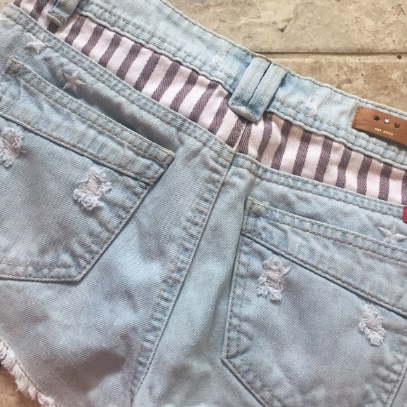 🇺🇸 Patriotic/stars & stripes jean shorts 🇺🇸 - Picture 2 of 3